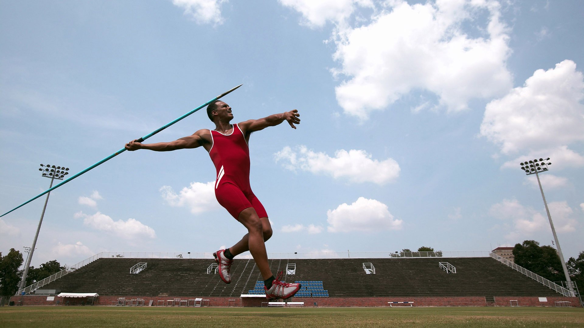 “强强对决”——车队之间的精彩拉锯战,《强强对决》